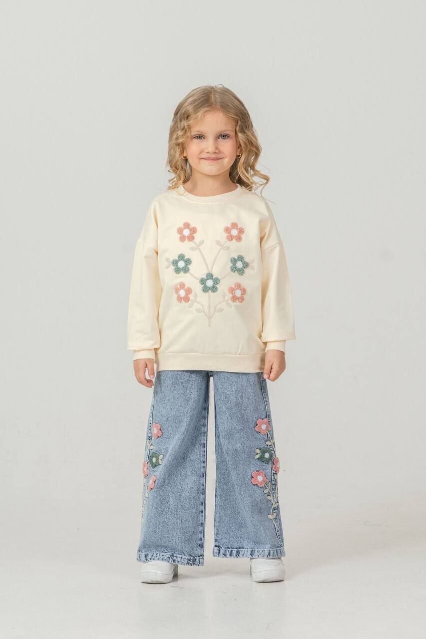 Kız Çocuk Üst Bej Kabartma Çiçekli Alt Yanı Çiçekli Kot Takım