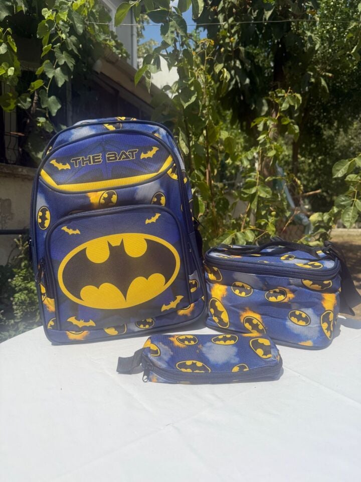 Batman Lacivert 3 Bölmeli Beslenmeli Okul Çantası (Kalemlik Hediyeli)