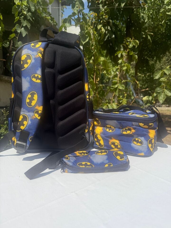 Batman Lacivert 3 Bölmeli Beslenmeli Okul Çantası (Kalemlik Hediyeli)