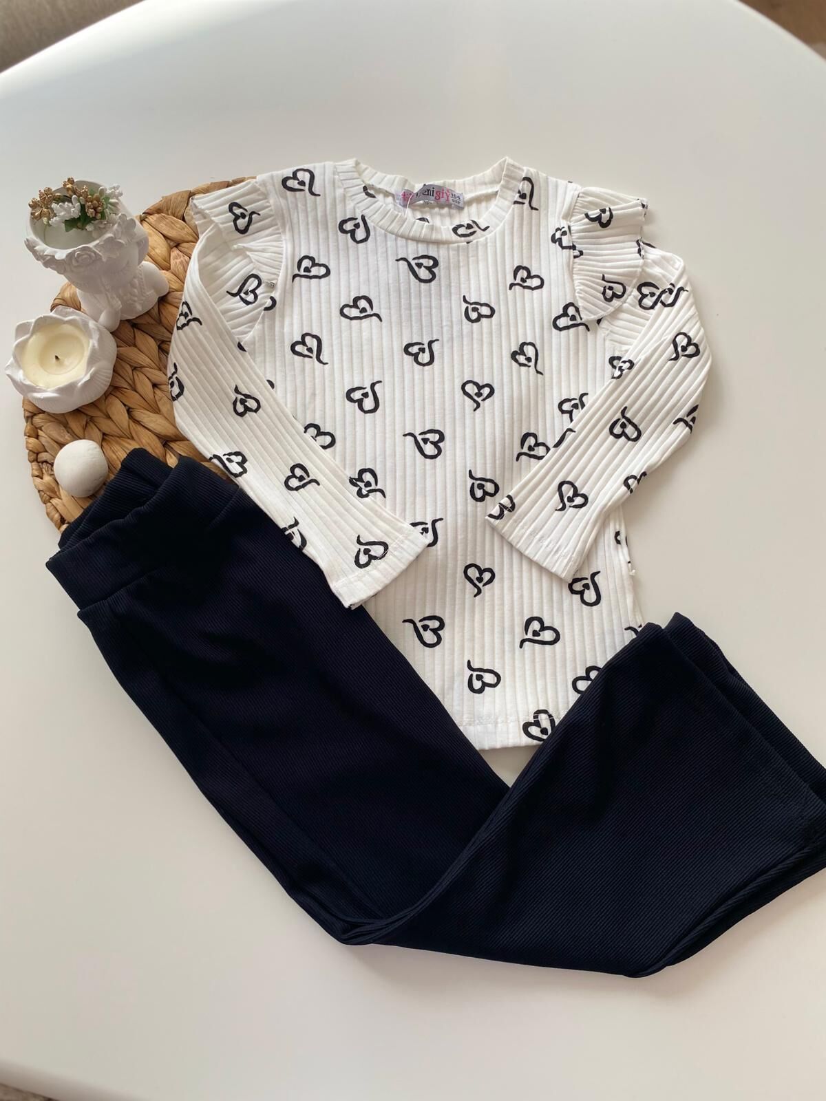 Kız Çocuk Siyah Beyaz Kalpli Fitilli Uzun Takım