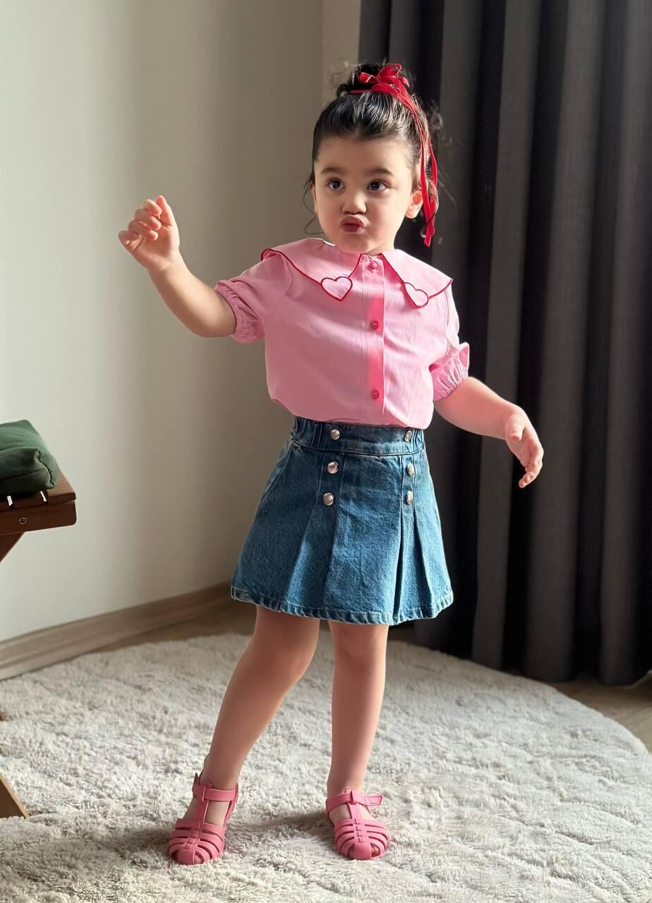 Pembe Kalp Detaylı Pileli Kot Etek Şort Takım