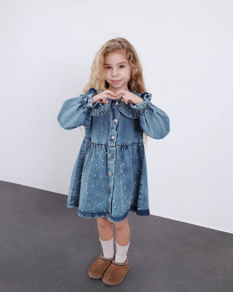 İncili Önden Metal Düğmeli Kolu Büzgülü Kot Elbise