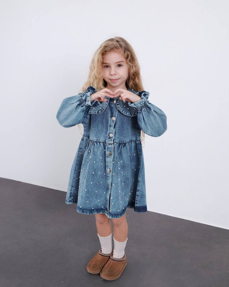 İncili Önden Metal Düğmeli Kolu Büzgülü Kot Elbise